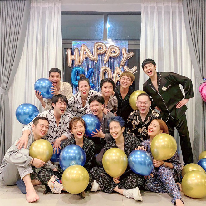 Hội bạn thân xinh đẹp, giàu có và tài năng của vợ chồng Đông Nhi - Ông Cao Thắng thường xuyên tụ họp để ăn uống, vui chơi cùng nhau