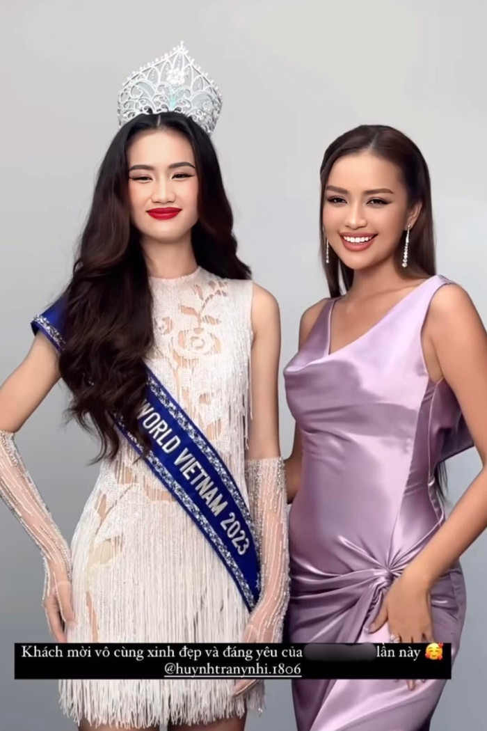 Dù có nhan sắc tươi tắn và tuổi đời trẻ hơn Ngọc Châu, Ý Nhi phần nào bị lép vế về thần thái. Có thể thấy Ngọc Châu nổi bật nhờ phong thái tự tin, rạng rỡ nhờ kinh nghiệm nhiều năm hoạt động showbiz.