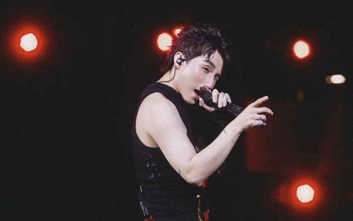 Phát hiện thói quen trên sân khấu của Sơn Tùng sau nhiều năm vẫn không thay đổi Ảnh 2