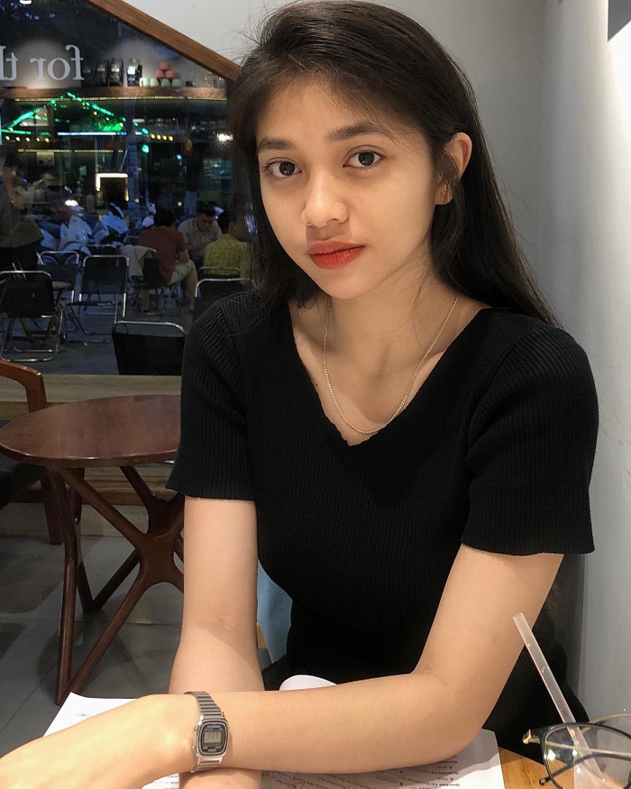 Đôi môi giúp nàng Á hậu trở nên gợi cảm, quyến rũ hơn dù chỉ trang điểm đơn giản.