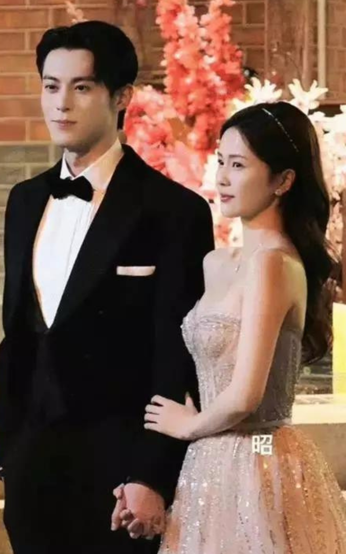 Bạch Lộc và Vương Hạc Đệ lộ ảnh thân mật, ngày về chung nhà không còn xa Ảnh 4