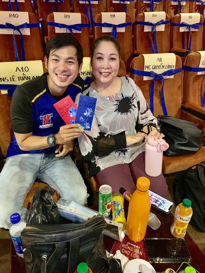 Anh là học trò của NSND Hồng Vân.