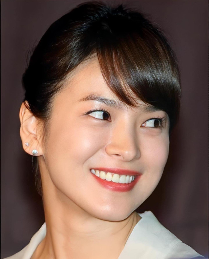Những khoảnh khắc đáng yêu của Song Hye Kyo tại sự kiện năm đó.