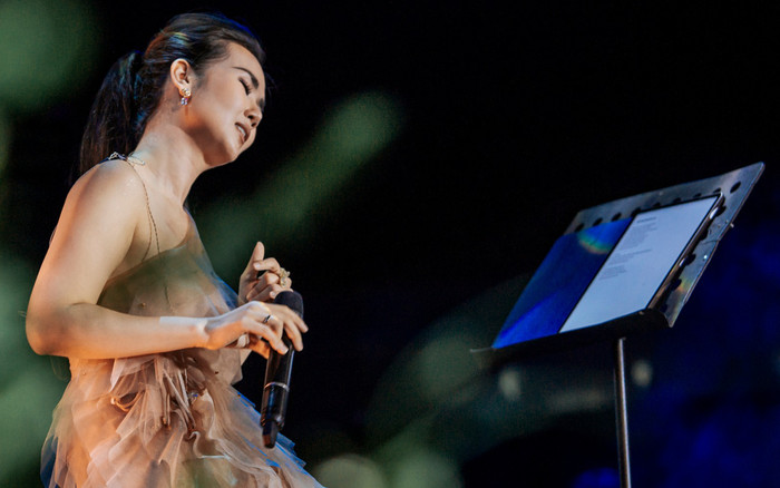 Được khán giả khen hát nốt cao 'dễ như lông hồng', Võ Hạ Trâm nói gì? Ảnh 2