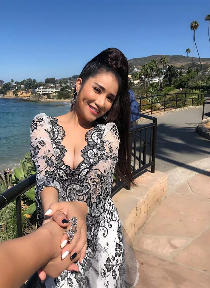 Body chuẩn cùng gu thời trang sexy của 'bà mối' Cát Tường tuổi 46 Ảnh 5