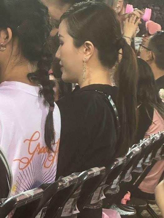 Dù không đăng ảnh trên mạng xã hội, tuy nhiên Bảo Thy đã bị bắt gặp có mặt tại concert của Blackpink