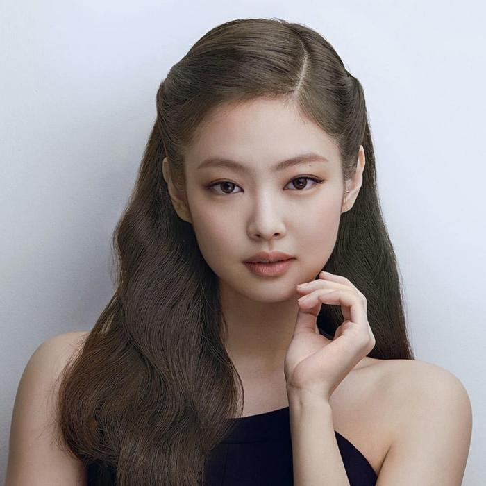 Jennie (BLACKPINK) khiến netizen bật ngửa khi cởi bỏ lớp filter trong tập cuối The Idol Ảnh 1