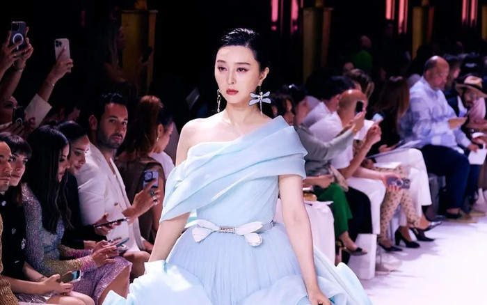 Trở lại sau scandal, Phạm Băng Băng được mời làm vedette cực đẳng cấp tại Paris Ảnh 2