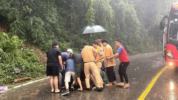 Danh tính 4 nạn trong vụ sạt lở đèo Bảo Lộc: 3 chiến sỹ CSGT và 1 dân thường Ảnh 3