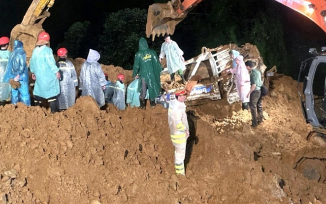 Vụ sạt lở đèo Bảo Lộc: Nạn nhân thứ 4 vẫn chưa được tìm thấy Ảnh 2