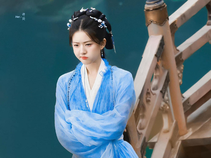 Triệu Lộ Tư có nhiều tạo hình xinh đẹp trong Thần Ẩn.