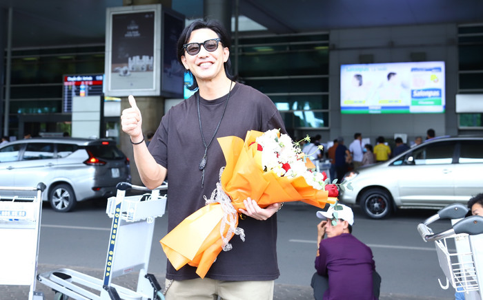 'Gao Đỏ' Noboru Kaneko đến Việt Nam, diện mạo U50 gây chú ý Ảnh 2
