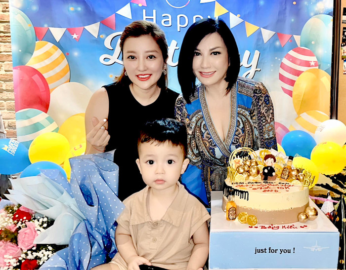 Trizzie Phương trinh và vợ mới Bằng Kiều có mối quan hệ thân thiết.