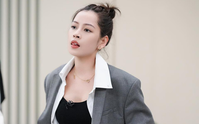 Chi Pu để lộ thương tích khi tham gia Đạp gió tại Trung Quốc khiến khán giả xót xa Ảnh 2