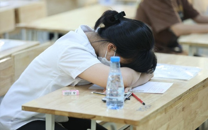 33.000 HS Hà Nội trượt lớp 10 công lập, cha mẹ chạy đôn chạy đáo ở cổng trường tư Ảnh 2