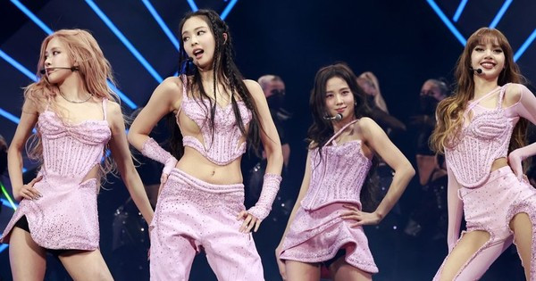  Gậy cổ vũ BlackPink giá cả triệu vẫn được săn lùng ráo riết Ảnh 1