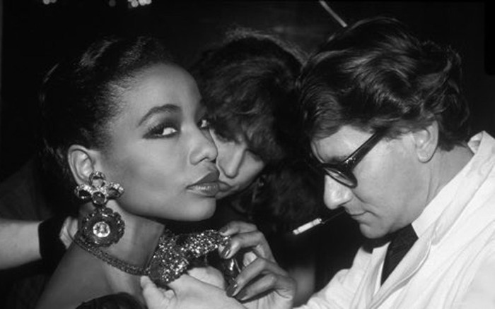 Mounia: Nàng thơ da màu được 'ông lớn' Yves Saint Laurent nâng niu Ảnh 2