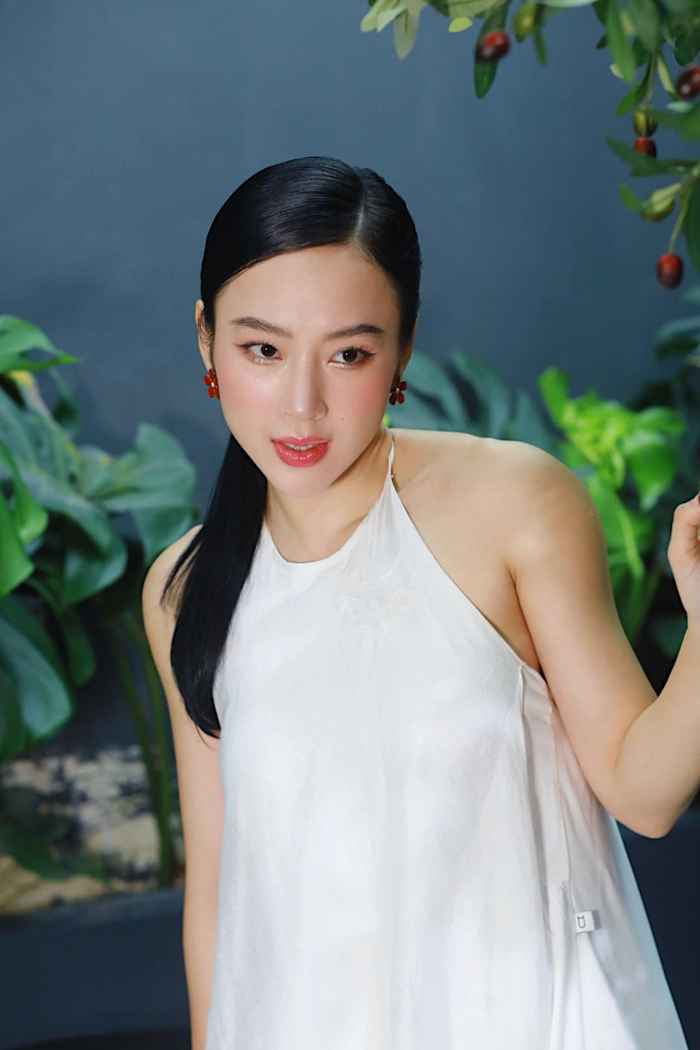  Điểm lại những biểu tượng sexy một thời của Vbiz: Ngọc Trinh hay Angela Phương Trinh? Ảnh 9