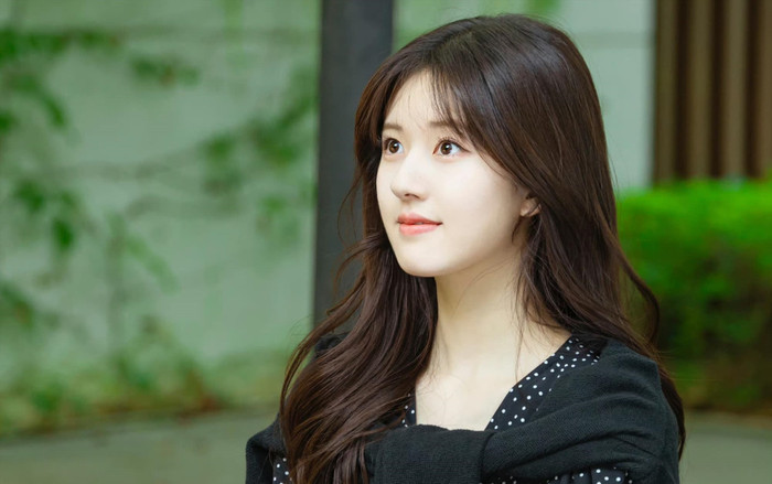 Triệu Lộ Tư bị tố dùng đồ giả trong phim mới, do nghèo nàn hay chỉ là sạn? Ảnh 2