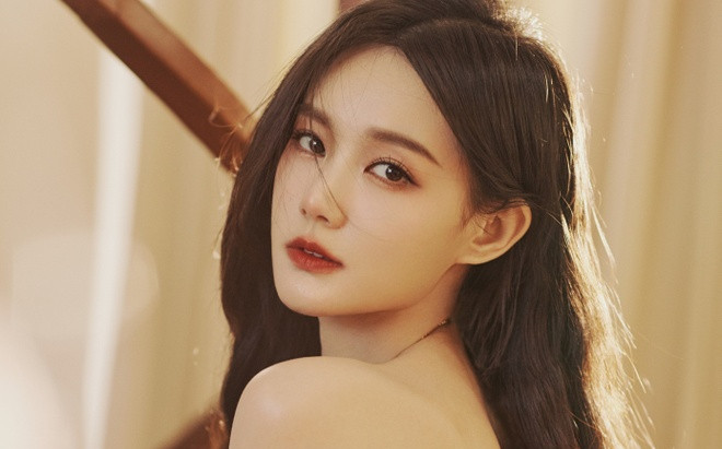 Chị em sinh đôi của Bạch Lộc bị bắt gặp có hành động vô duyên Ảnh 2