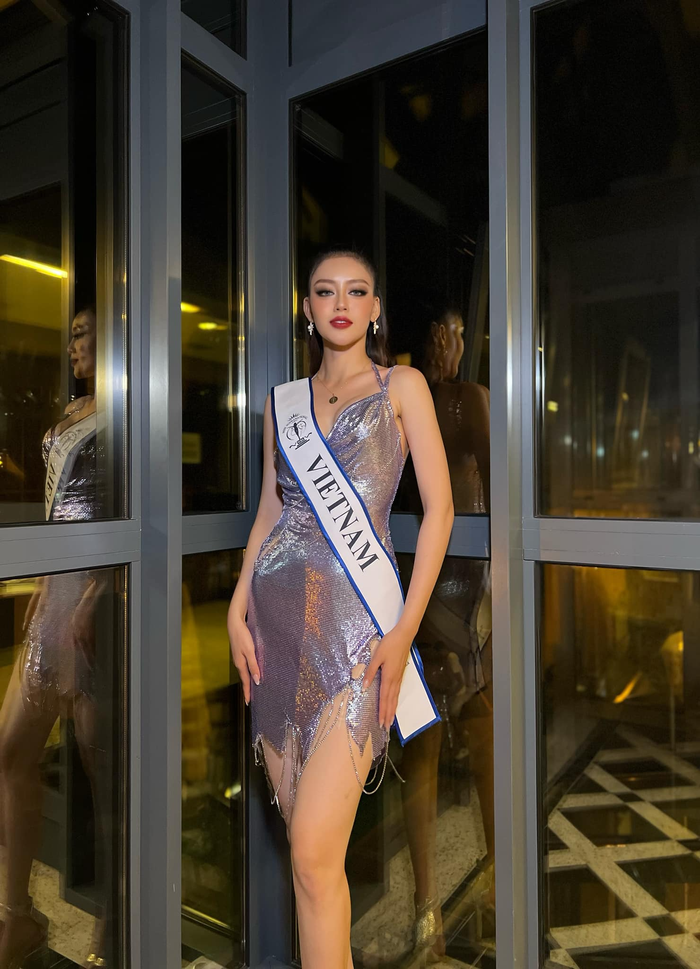 'Lắc đầu' với màn catwalk hời hợt của đại diện Việt Nam tại Miss Supranational Ảnh 3