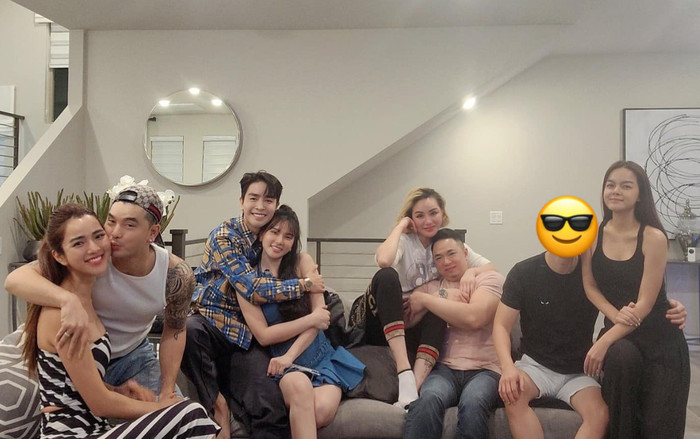 Sướng như Phạm Quỳnh Anh, được chồng tháp tùng sang Mỹ đi diễn, thay vợ chăm con Ảnh 2