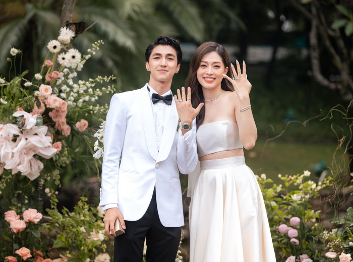  Quá ghen tị với dàn hoa, á hậu Việt lấy chồng vừa giỏi giang, vừa đẹp như tài tử Ảnh 4