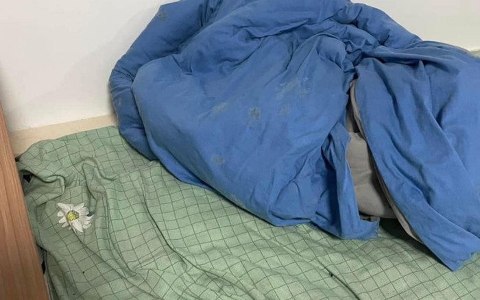 Sau 1 tháng nghỉ hè, nam sinh viên suýt ngất khi thấy giường của bạn cùng phòng Ảnh 2