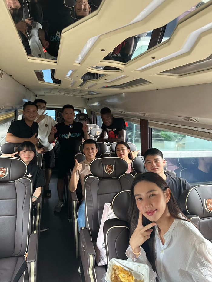 Sự đồng điệu về những dự án từ thiện, cùng lối sống tích cực và phản ứng hóa học 'bùng nổ' chính là nguyên nhân khiến khán giả không ngừng 'đẩy thuyền' Quang Linh và Thùy Tiên