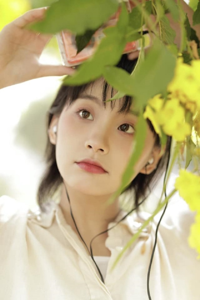 Bắt đầu làm người mẫu từ khi còn học lớp 10. Đến năm lớp 12, cô có nhiều kinh nghiệm hơn và bắt đầu sự nghiệp người mẫu chuyên nghiệp. Hiện tại, Thu Hà Ceri đã là gương mặt người mẫu Lookbook quen thuộc của nhiều nhãn hàng.