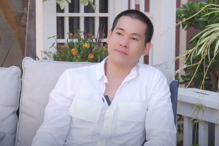Ca sĩ - diễn viên Phùng Ngọc Huy vừa trở về Việt Nam, chính thức đoàn tụ với con gái Lavie sau nhiều năm xa cách.