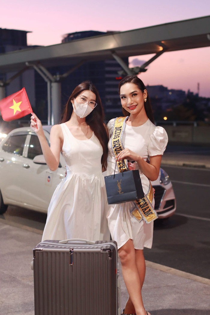 Quỳnh Châu đến sân bay để tiễn Tây Hà lên đường sang Indonesia.