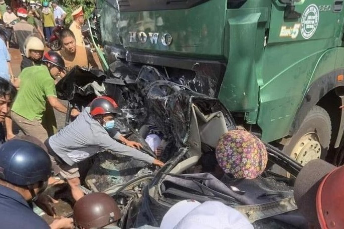 Hiện trường vụ tai nạn nghiêm trọng. 