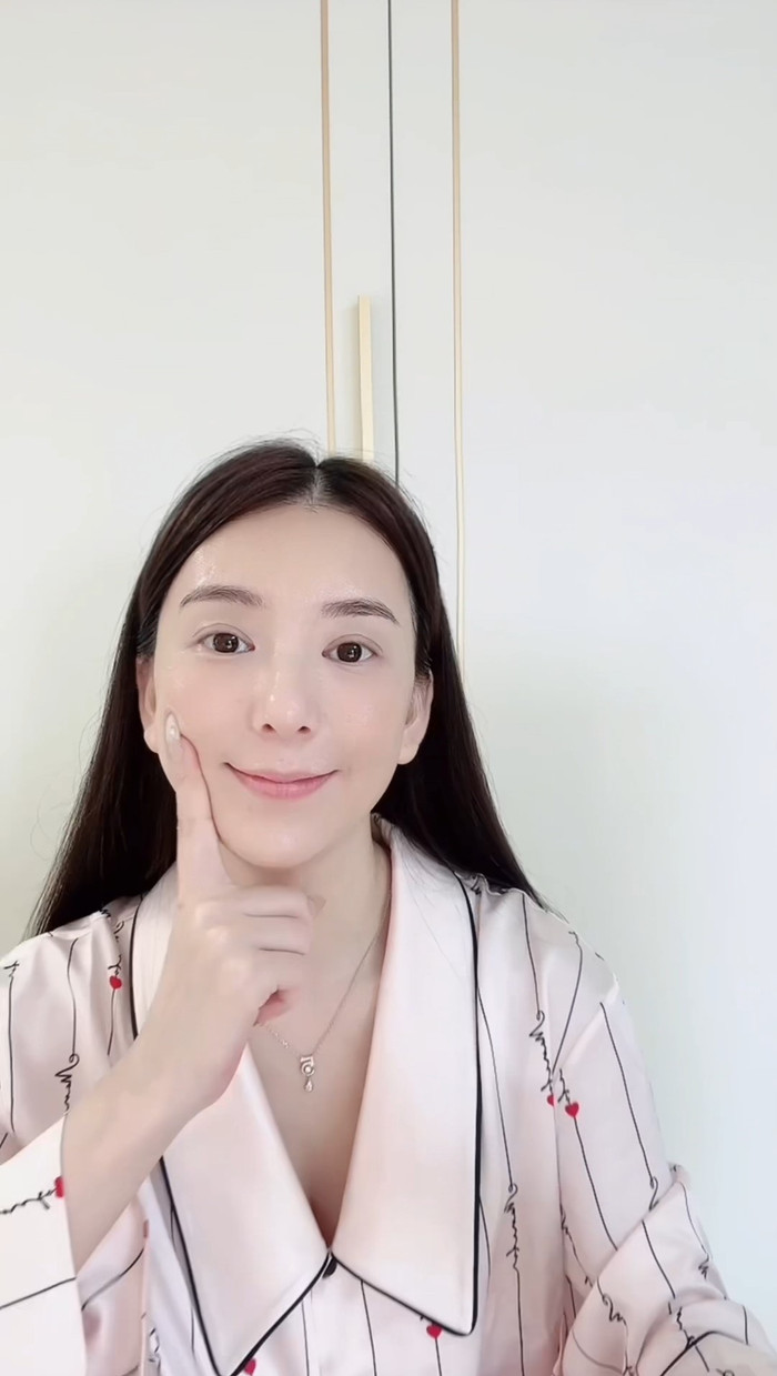  Bà xã Quách Phú Thành khoe sắc vóc 'nét căng như gái 18', fan nhìn chỉ biết ước Ảnh 1