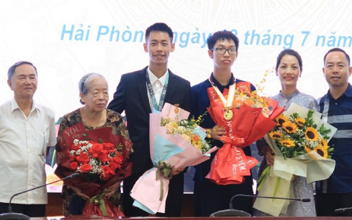 Anh em ruột cùng đoạt huy chương vàng Toán quốc tế Ảnh 2