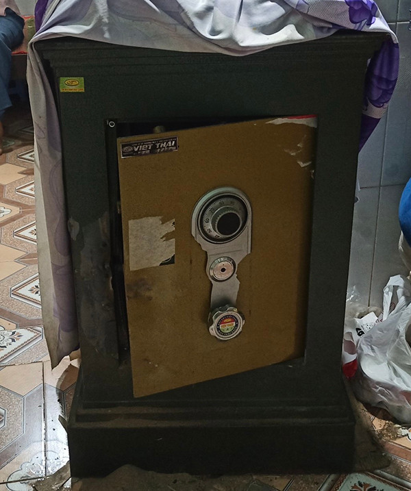 Két sắt của gia đình ông C. bị trộm. Ảnh: báo Bình Định
