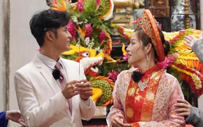 Hình ảnh Puka - Gin Tuấn Kiệt tổ chức lễ cưới trong một chương trình truyền hình cách đây chưa lâu khiến các fan của cặp đôi thích thú.