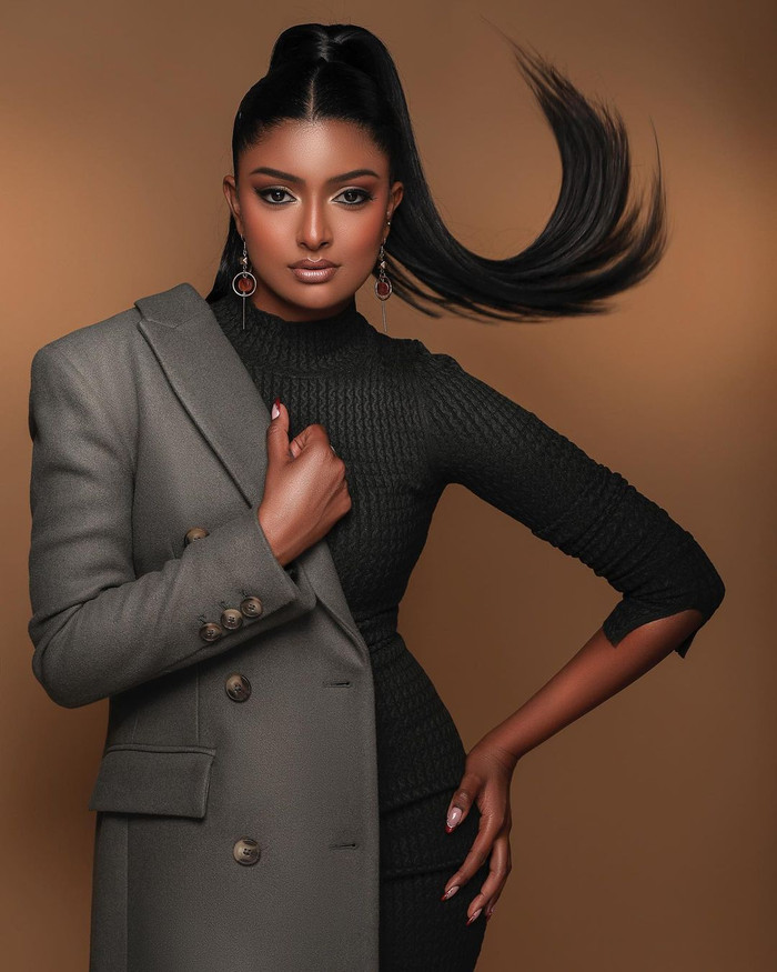 Vẻ đẹp quyến rũ, gợi cảm của cô thu hút mọi ánh nhìn.