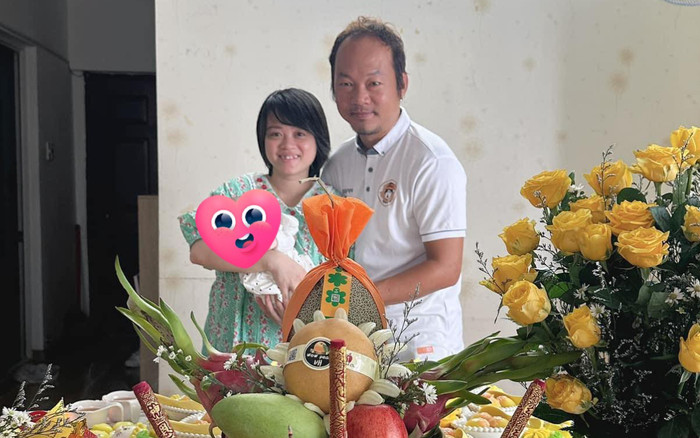 Long Đẹp Trai tổ chức đầy tháng cho con, bà xã hiếm hoi lên sóng sau sinh nở Ảnh 2