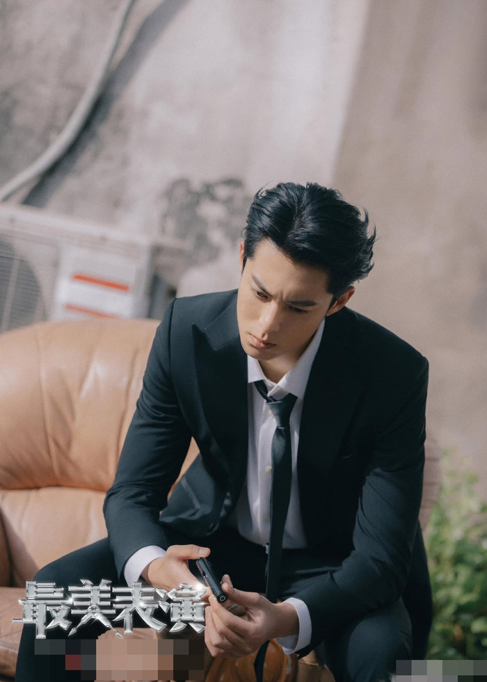 Vương Hạc Đệ khá hợp hình tượng bad boy.