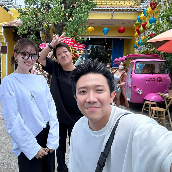 Trấn Thành và Hari Won sau nhiều năm kết hôn vẫn duy trì tình cảm đong đầy, ngọt ngào khi sống chung một nhà