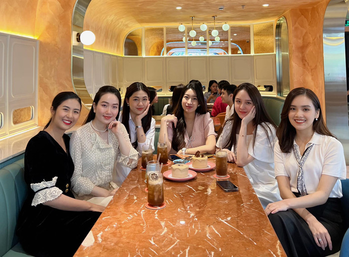  Cuộc sống viên mãn, giàu sang của hai chị em Á hậu từng từ chối thi quốc tế Ảnh 11