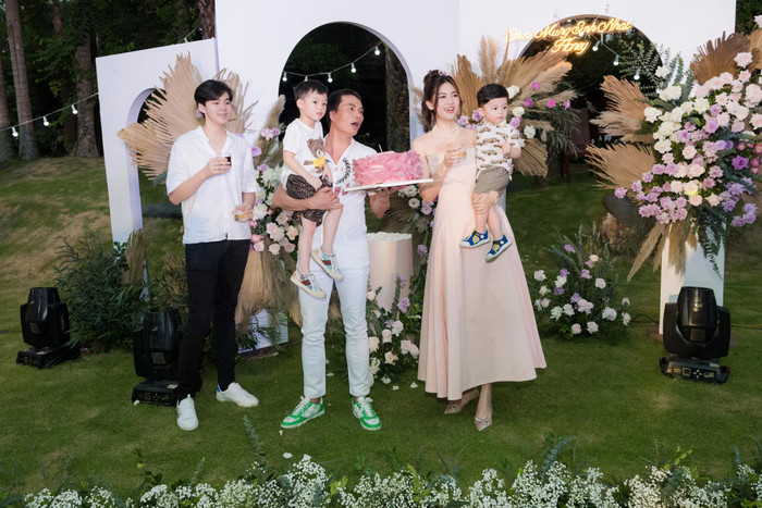  Cuộc sống viên mãn, giàu sang của hai chị em Á hậu từng từ chối thi quốc tế Ảnh 7