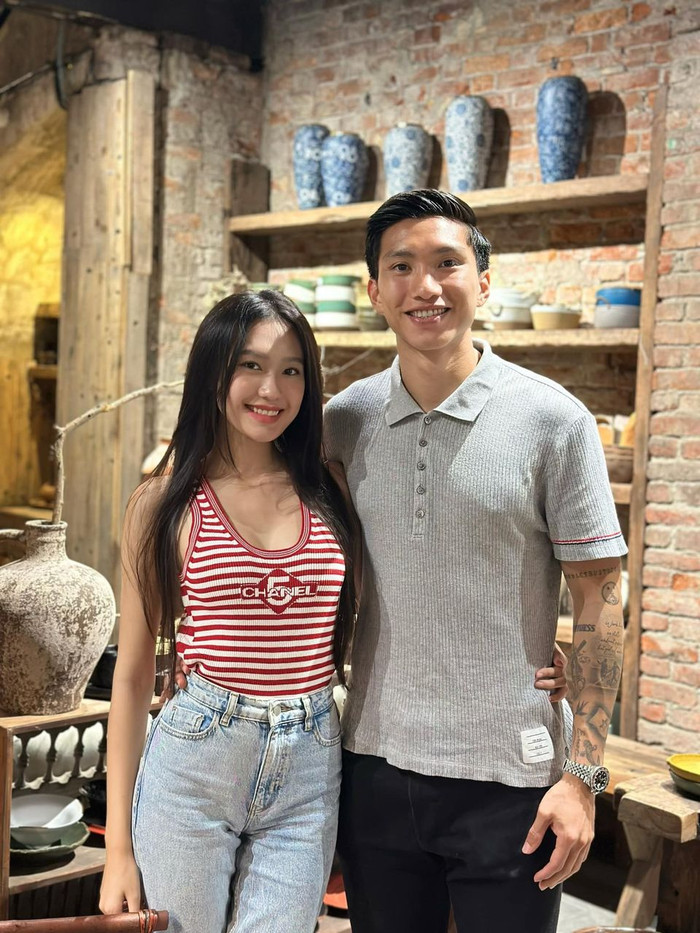 Đoàn Văn Hậu và Doãn Hải My công khai yêu nhau vào ngày 15/8/2022 sau hai năm hẹn hò. 