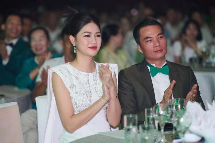  Cuộc sống viên mãn, giàu sang của hai chị em Á hậu từng từ chối thi quốc tế Ảnh 8