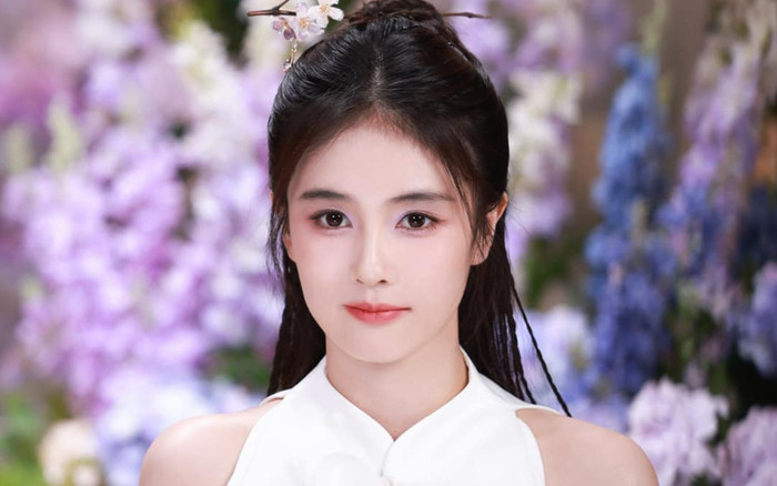 Bạch Lộc bị bắt gặp làm nhân viên giao hàng, chuyện gì đây? Ảnh 2