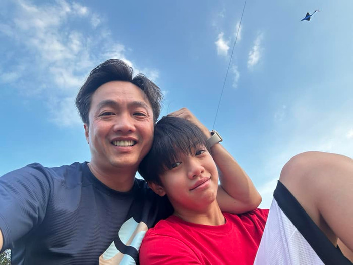 Cường Đô La đưa quý tử Subeo tựu trường, chiều cao nổi bật của nhóc tỳ gây chú ý Ảnh 2