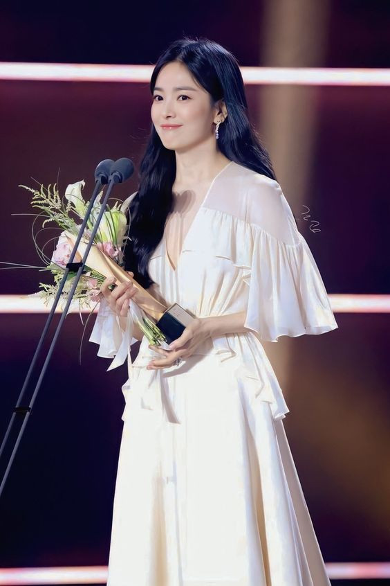  Song Hye Kyo khẳng định bản thân 'vừa có tâm, vừa có tầm' chỉ qua một hành động Ảnh 2