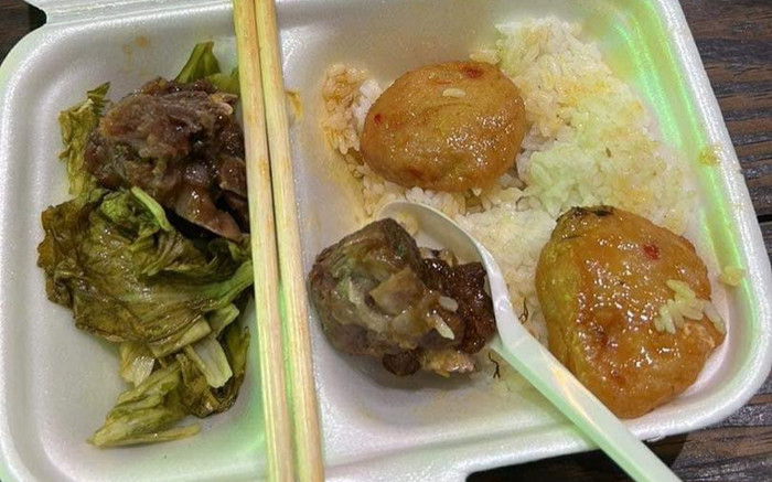 Tân SV lần đầu cùng mẹ lên thành phố tìm trọ và hành động ấm áp của người lạ Ảnh 2