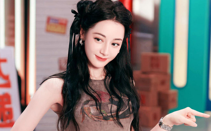 Địch Lệ Nhiệt Ba hóa 'tra nữ' yêu đương cùng loạt mỹ nam đình đám Cbiz Ảnh 2